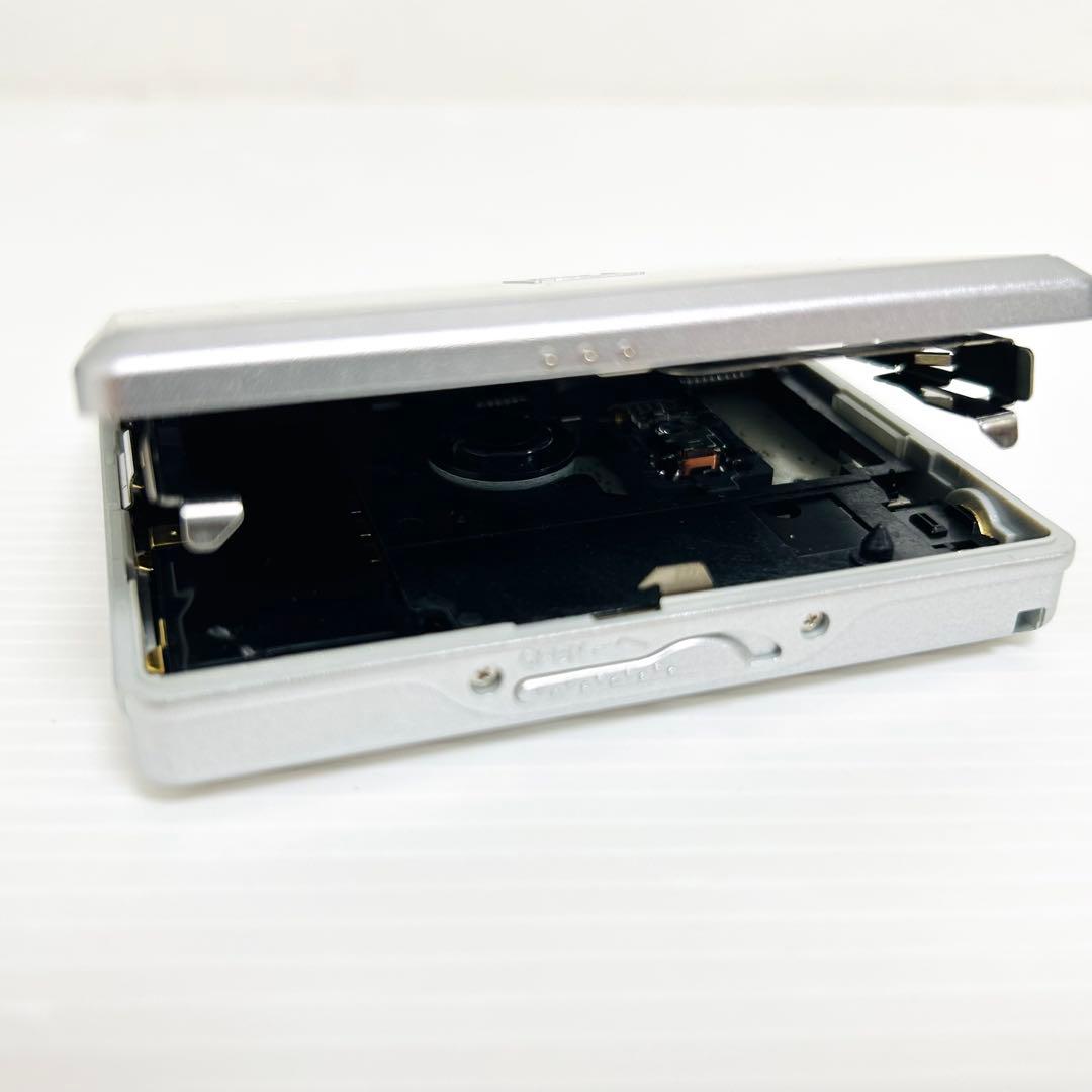 希少動作品 Victor ポータブルMDプレーヤー XM-C17-S シルバー