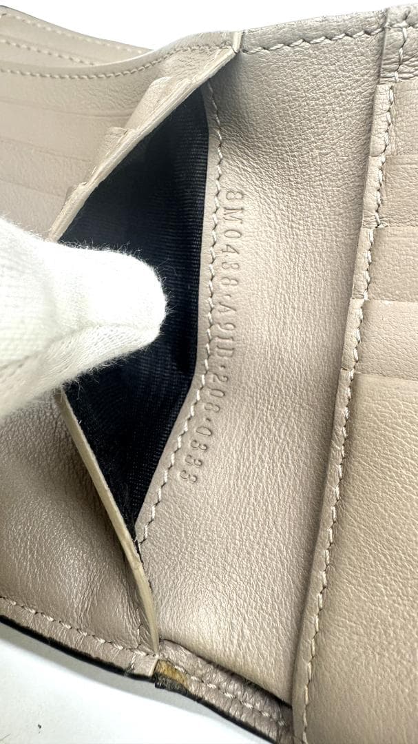★FENDI フェンディ 二つ折り財布 ピーカブー ターンロック