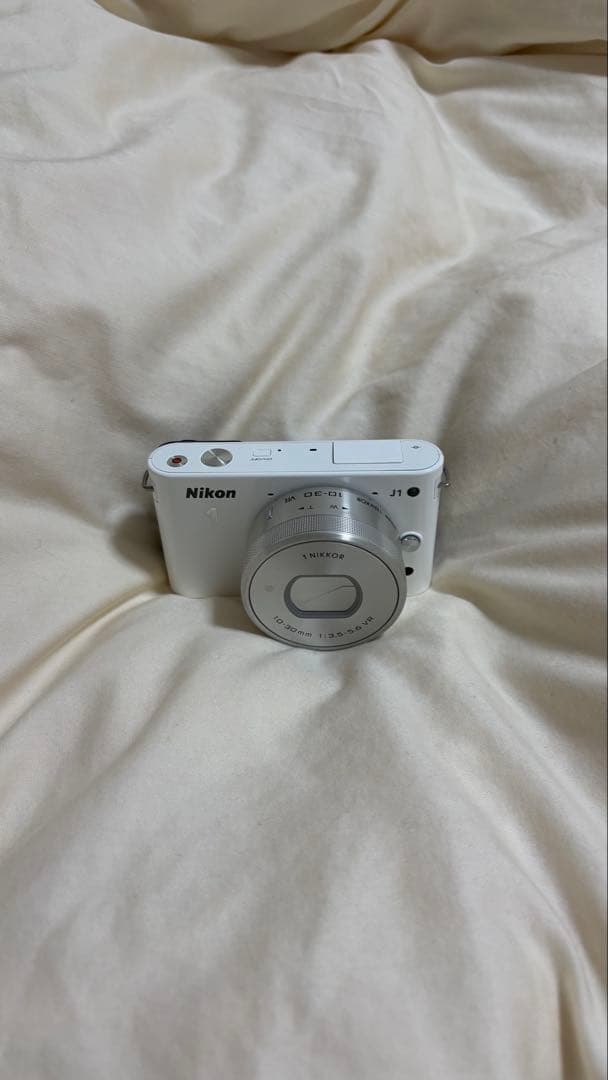 Nikon 1 J1 ホワイト コンパクトデジタルカメラ