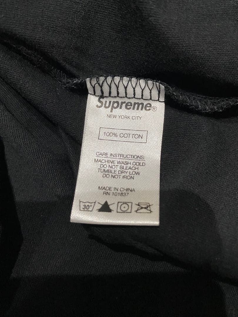 新品　supreme 総柄Tシャツ 黒　L