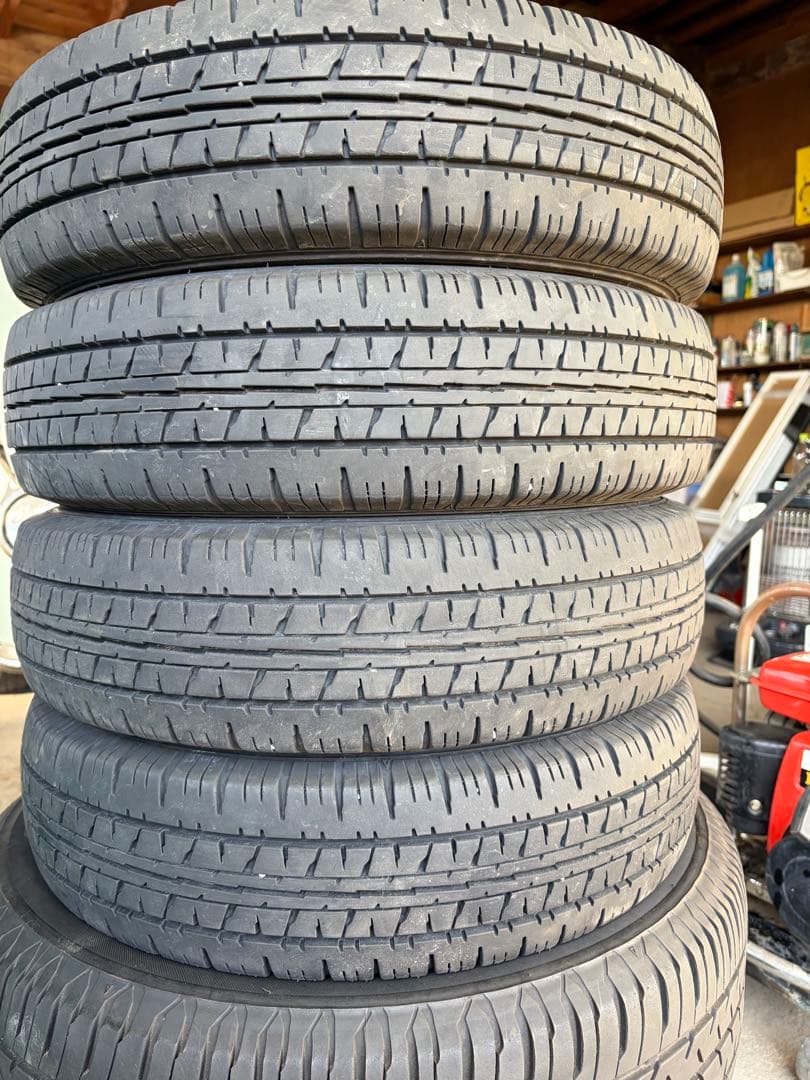 送料無料。バリ溝。軽トラ。 国産ダンロップ145/80R12夏タイヤ4本セット。