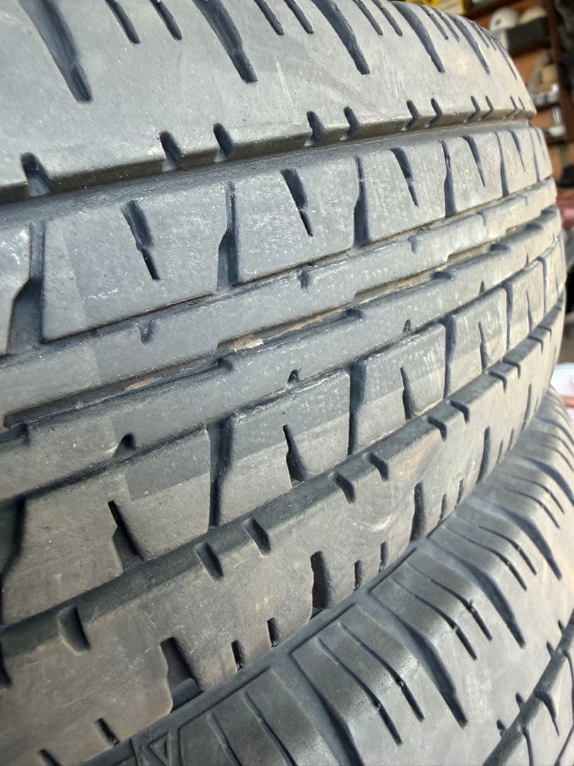 送料無料。バリ溝。軽トラ。 国産ダンロップ145/80R12夏タイヤ4本セット。