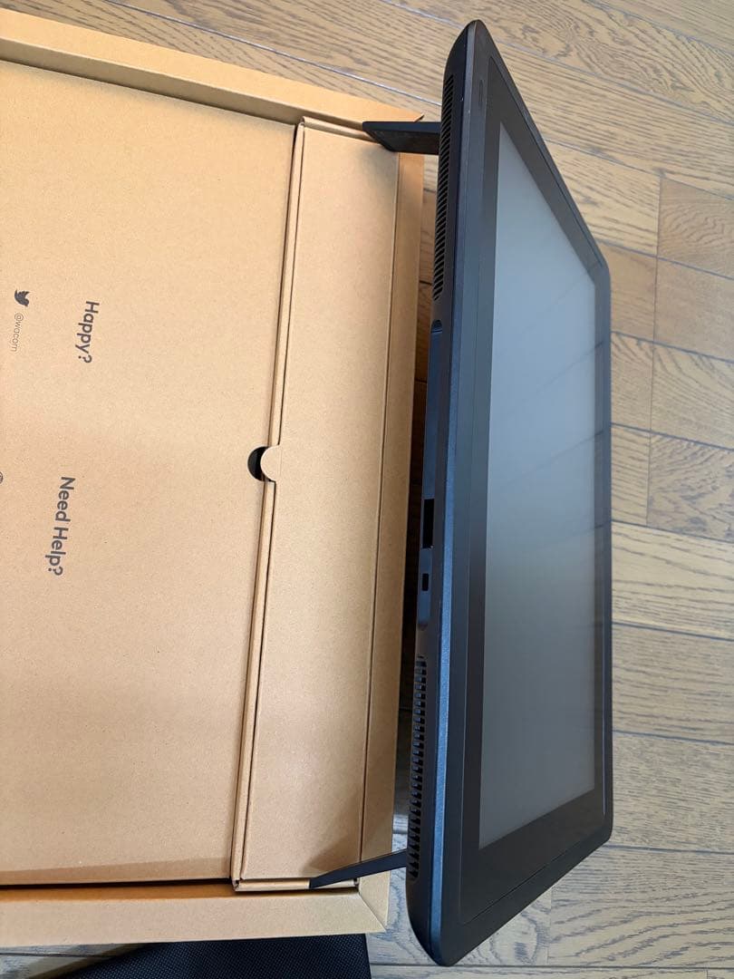 液タブ・ペンタブ Wacom Cintiq 16