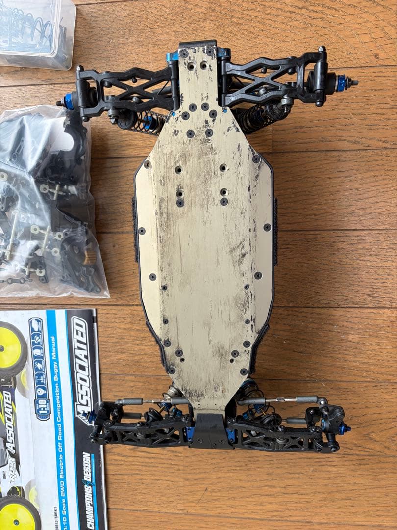 アソシエイテッド　b6.4d
