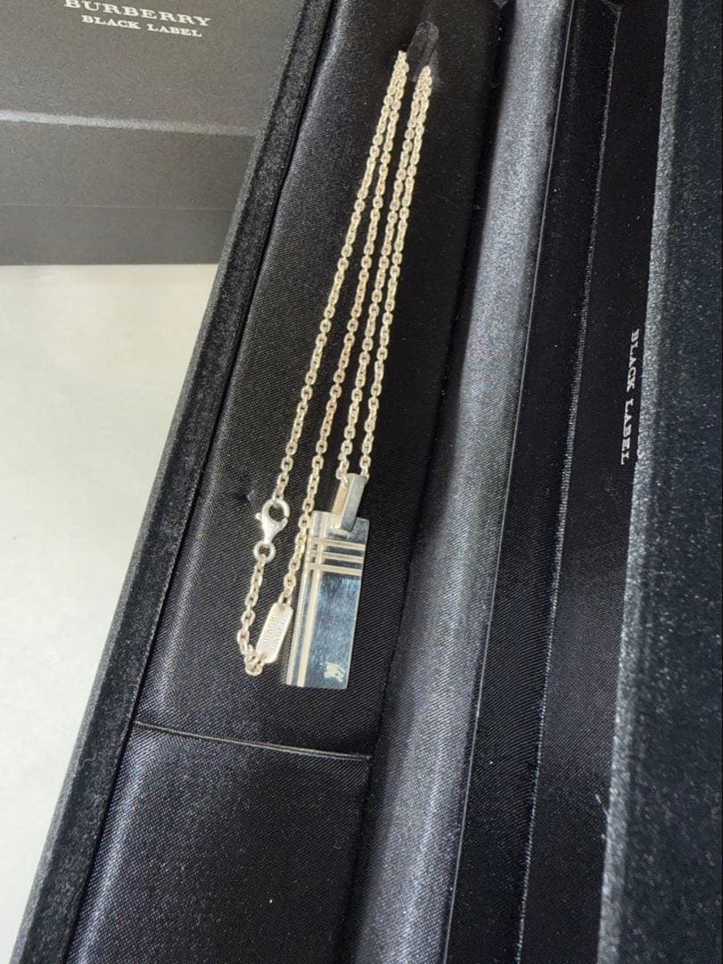 BURBERRY BLACK LABEL シルバーペンダントネックレス