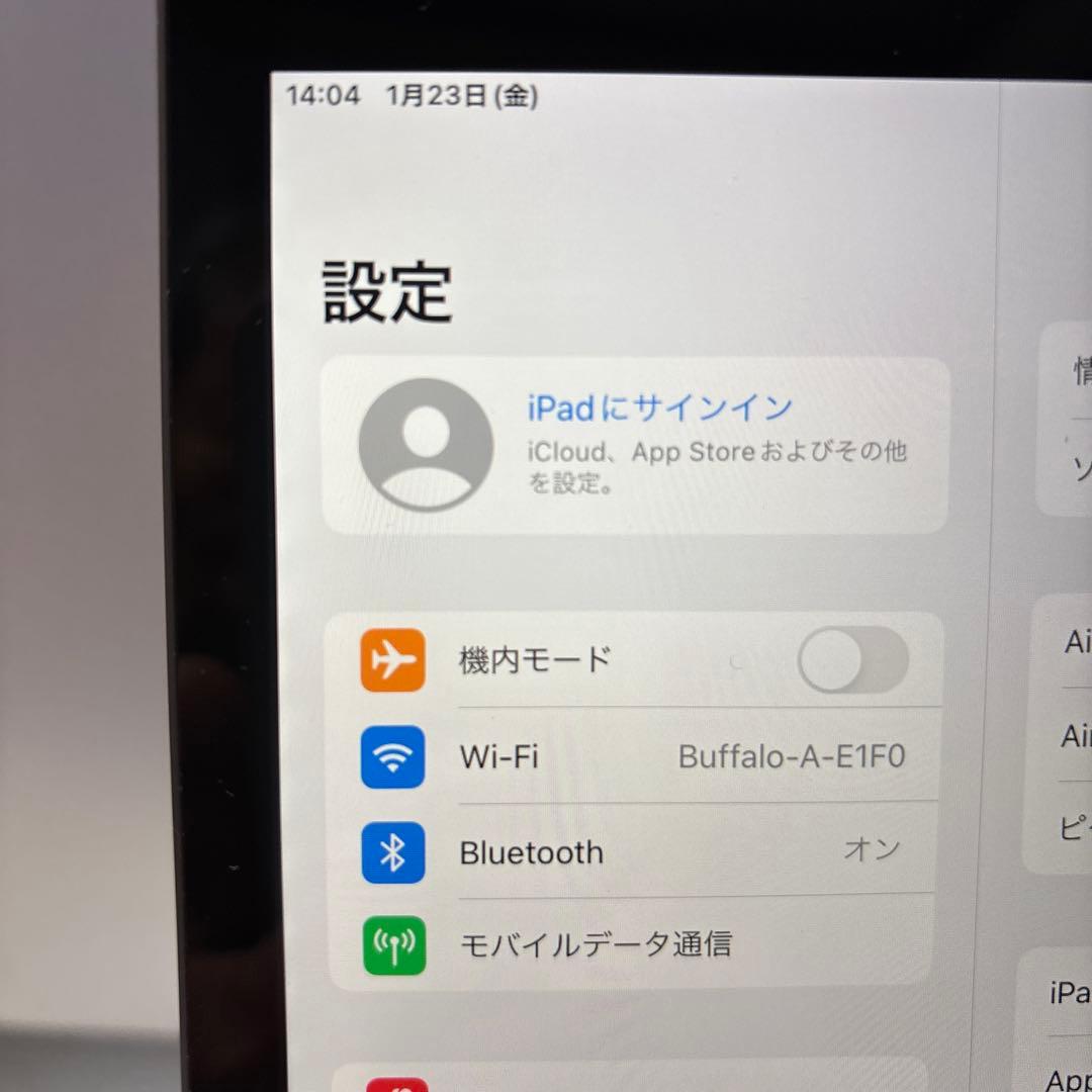 iPad8 32G Wi-FiとSIMフリー PSEパッテリー新品再交換100％