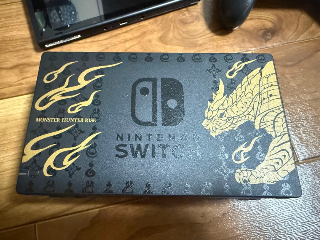 R*8様 Nintendo Switch モンスターハンターライズエディション本