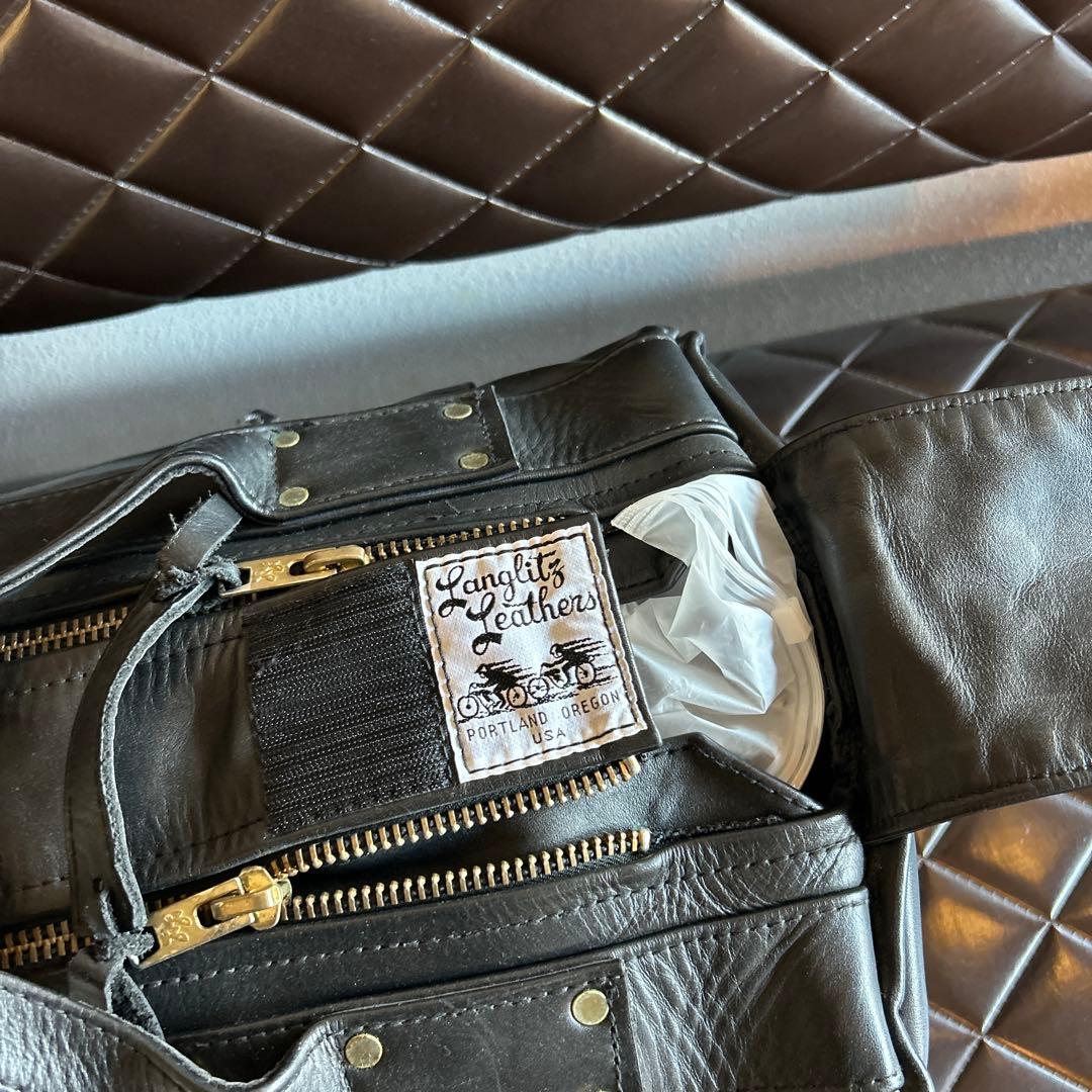 Langlitz Leathers ブラックドラムバッグ