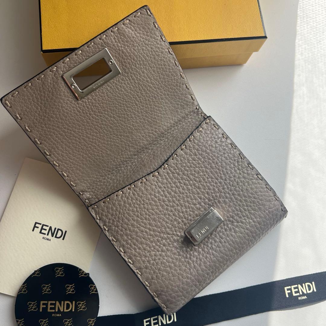 175 美品 FENDI フェンディ ピーカブー 2つ折り財布