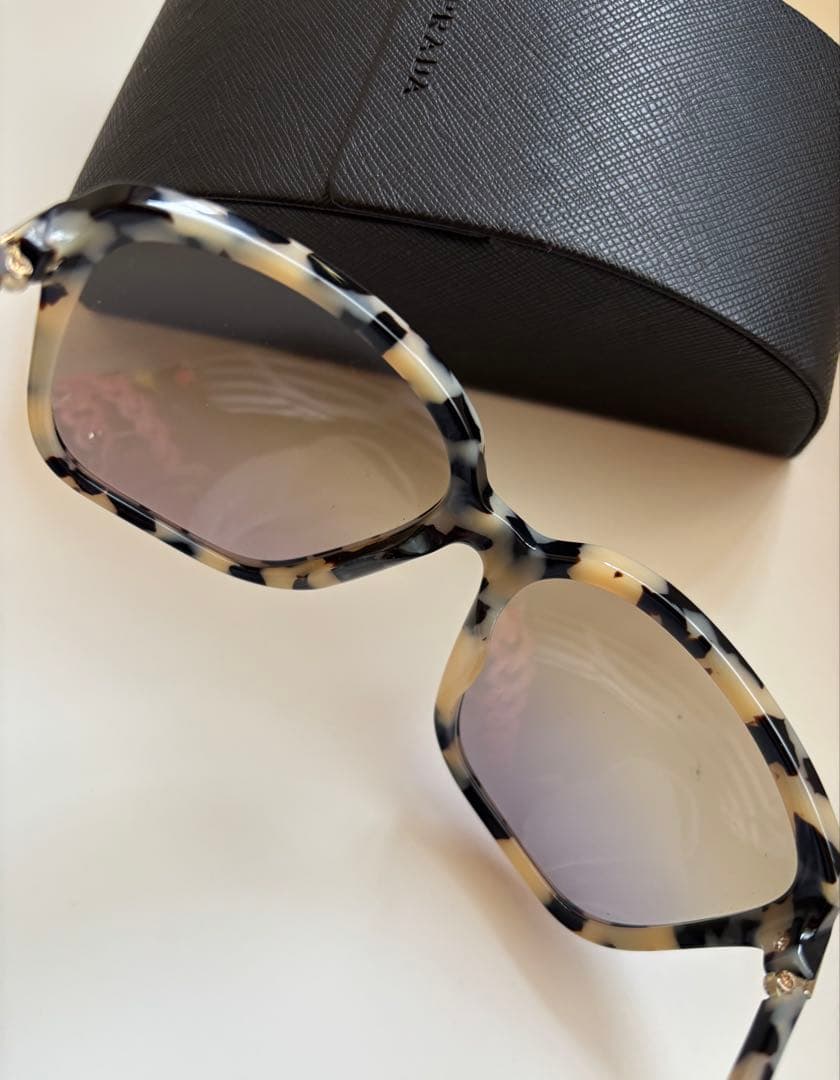 専用ガン子様 PRADA トータスシェル キャットアイ サングラス