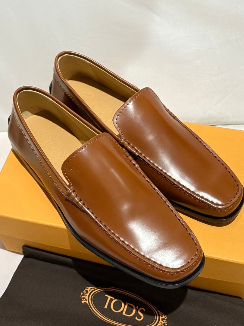 新品 トッズ TOD's ゴンミーニ スリップオン 7 サイズ 茶 ドラシュー