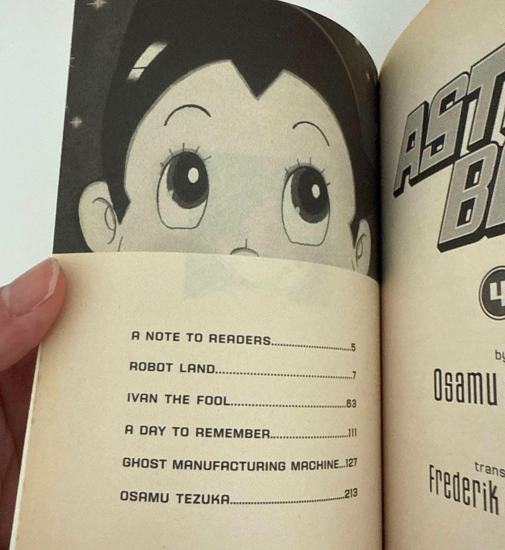 Astro Boy 4 Osam Tezuka manga漫画　英語版　手塚治虫