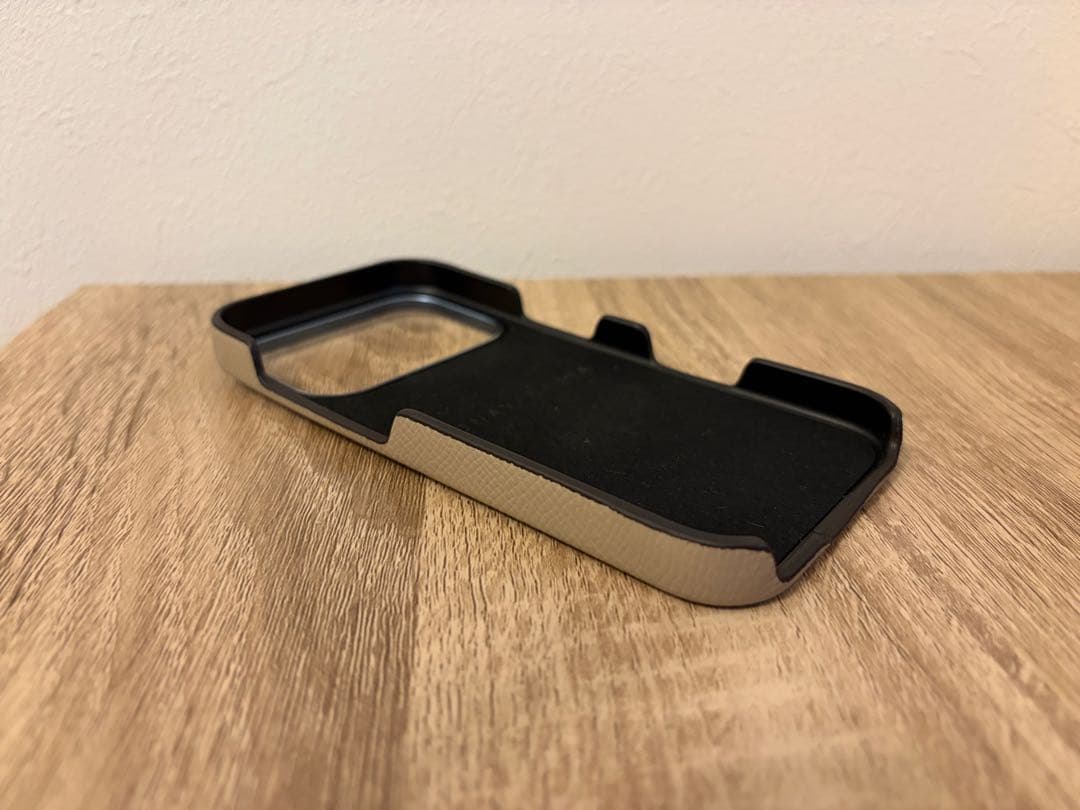 【新品未使用】 BONAVENTURA iPhone17Proケース グレージュ