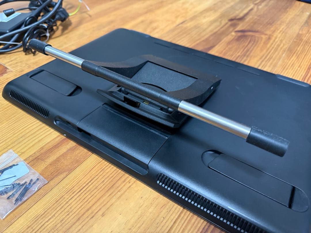 Wacom Cintiq16　専用スタンドとリモコン付き