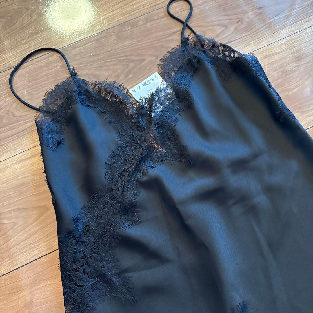 新品⭐️ZARAレーストリムキャミソール　ブラック　XS