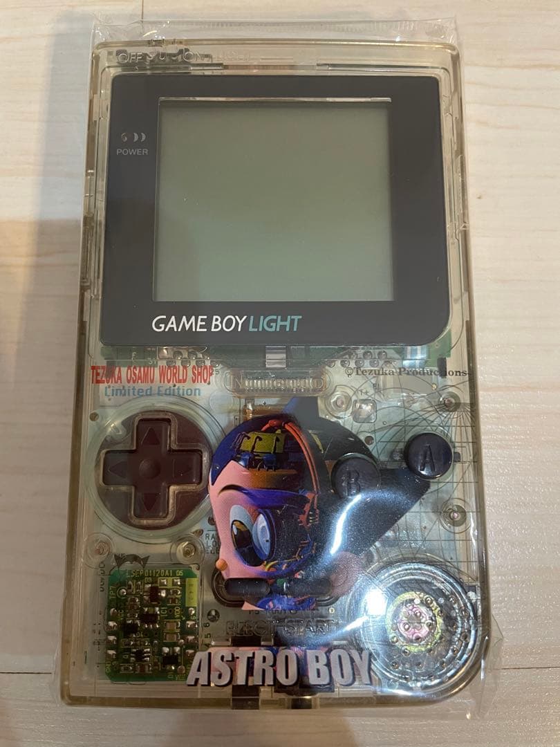 【未使用品】ゲームボーイライト アストロボーイ 手塚治虫