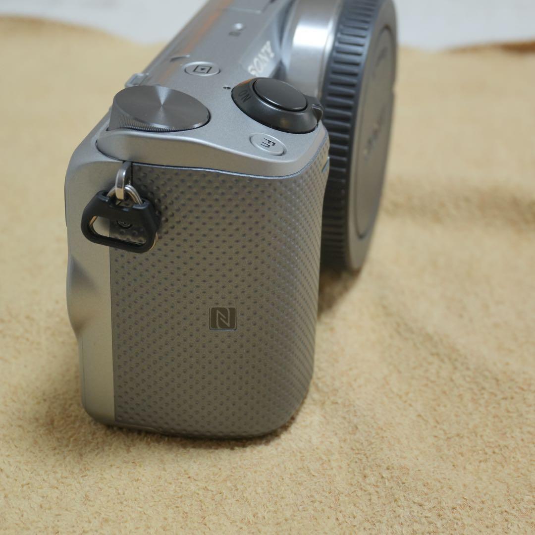 SONY NEX-5T シルバー　ミラーレス一眼 APS-C