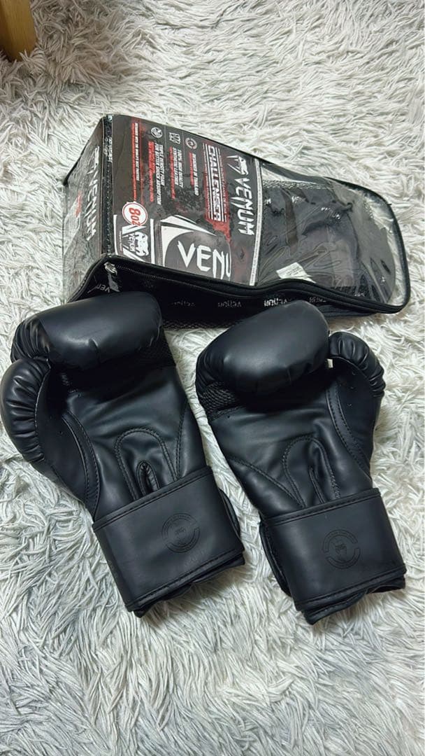 最終値下げ！　Venum Challenger ボクシンググローブ 8oz