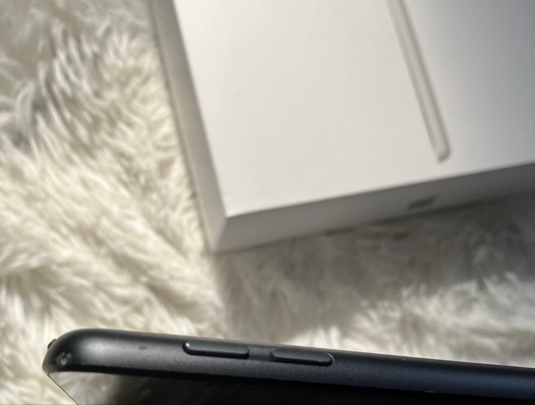 【早い者勝ち】iPad 第9世代 256GB SIMフリー 【すぐ発送】