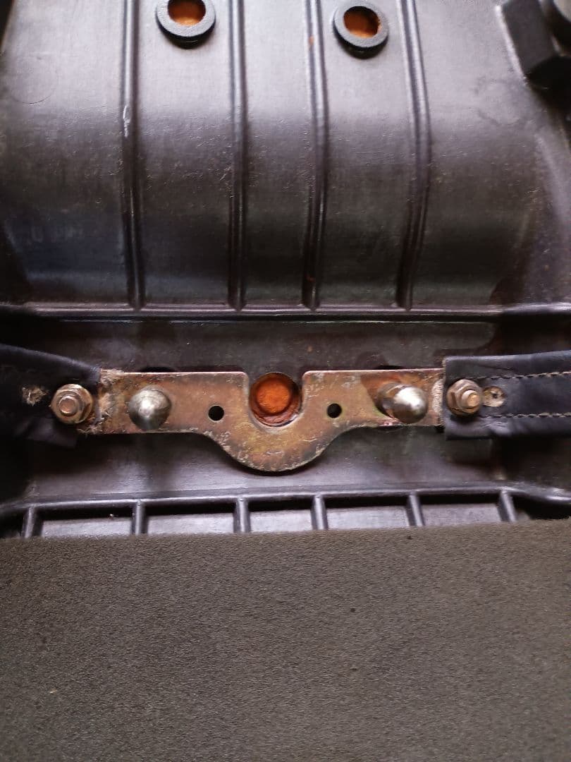 カワサキ　W650 純正シート