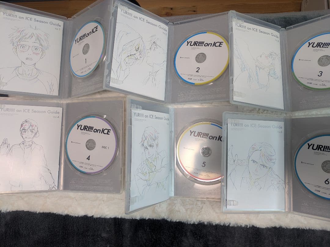 【収納Box付】ユーリ!!! on ICE Blu-ray 全6巻セット 特典付