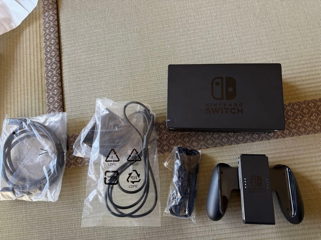 Nintendo Switch 本体 青/赤