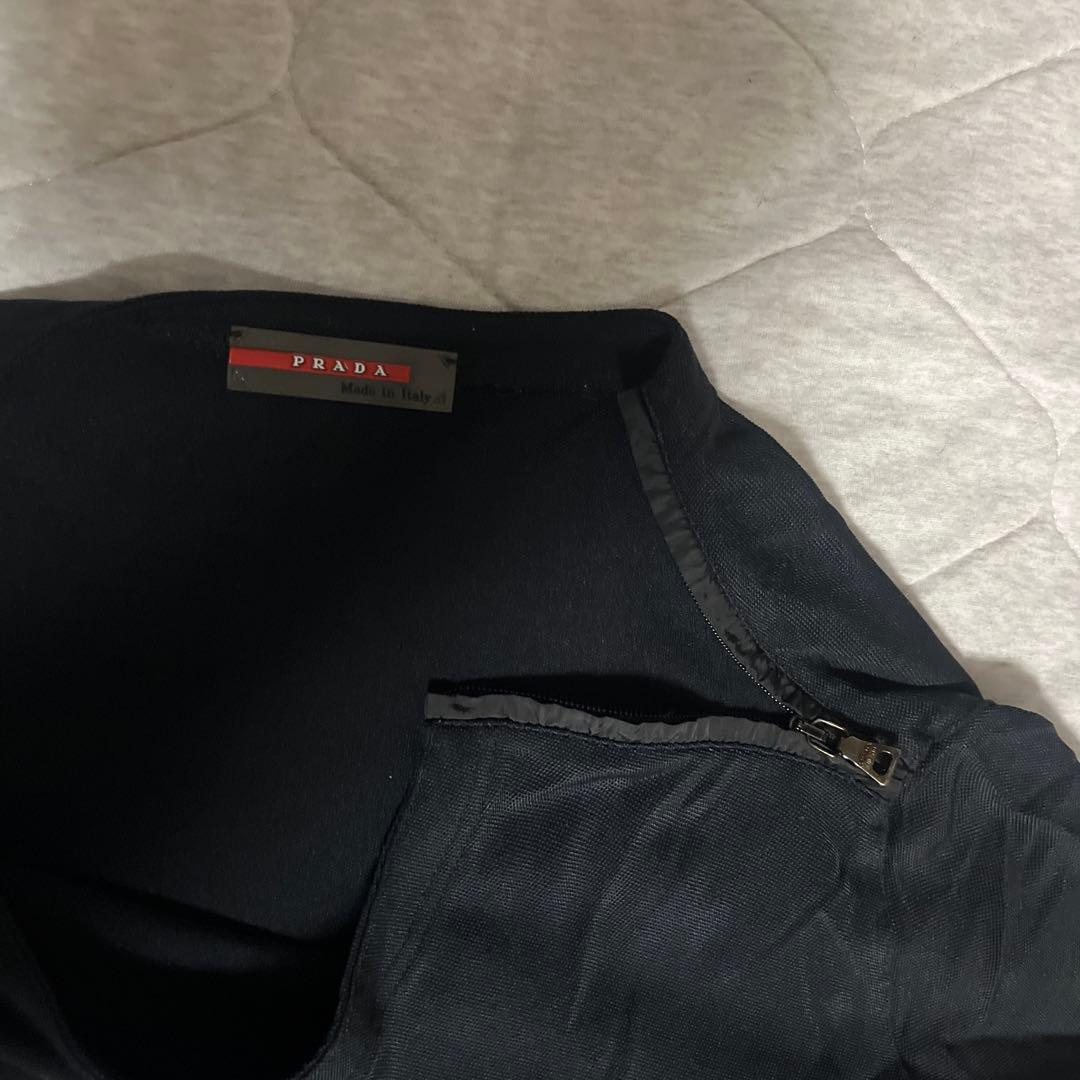 プラダ　Tシャツ