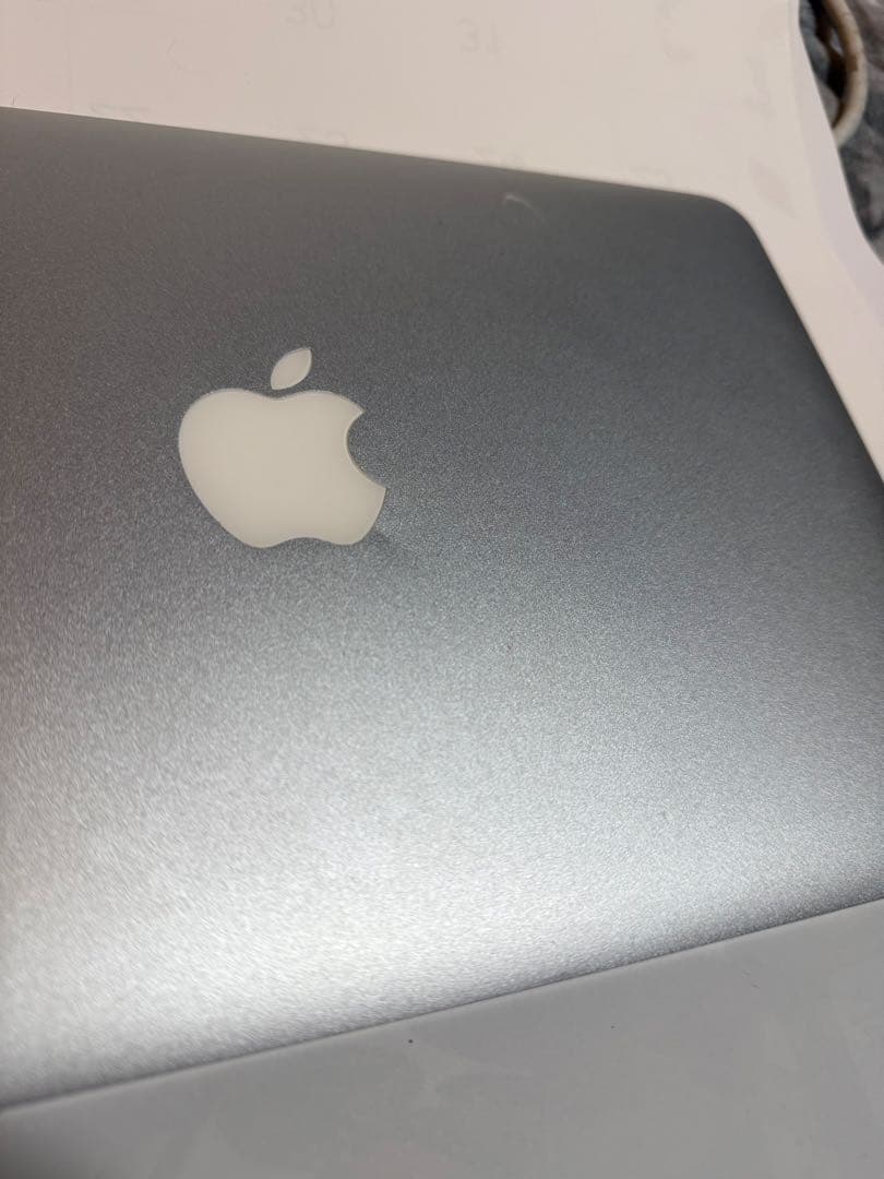 Apple MacBook Air A1370　画面割れ　ジャンク　部品取り等に