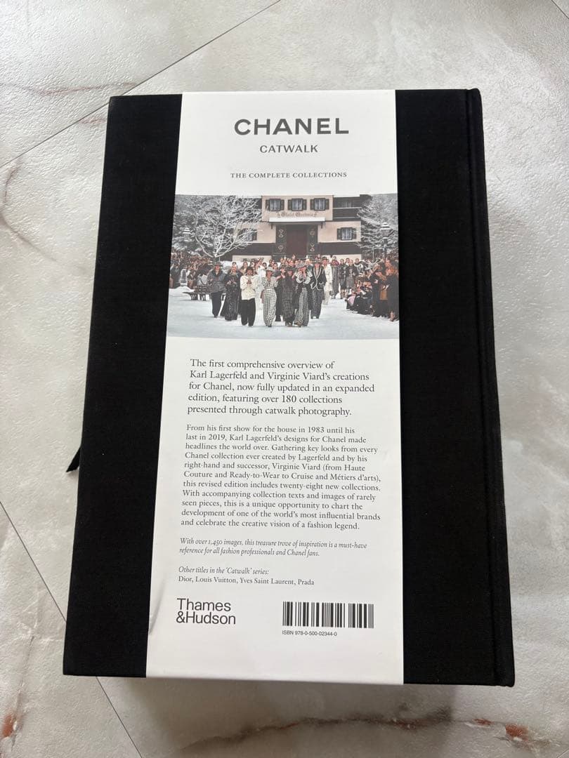 シャネル　CHANEL 本　CATWALK