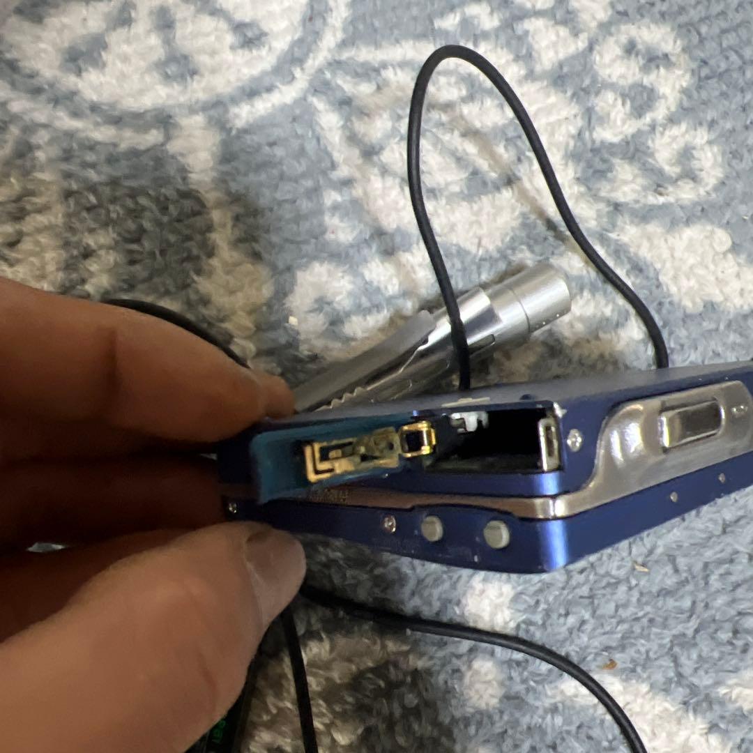 SONY ポータブルMDプレーヤー MZ-R909