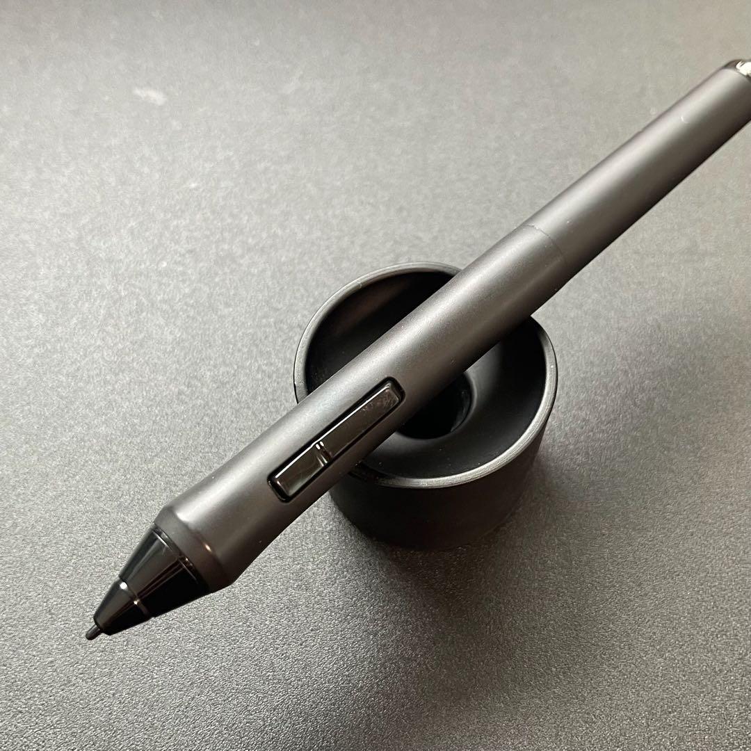 Wacom Cintiq 13 HD DTK-1300 ワコム　液タブ