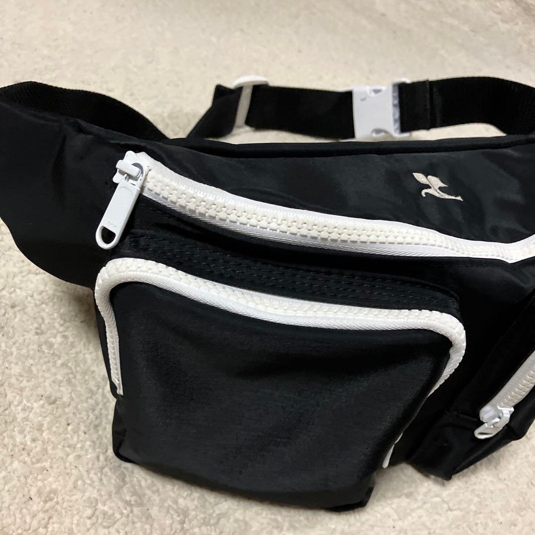 美品　クレージュ　ロゴ　ボディバッグ　ウエストポーチ　ナイロン　ブラックホワイト