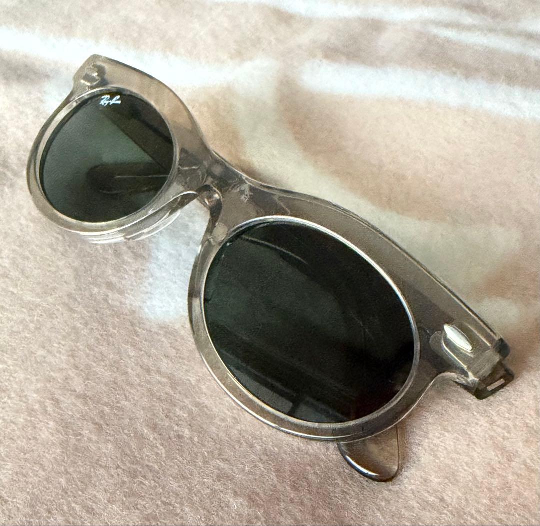 レイバンのサングラス　RB2242 wayfarer oval 1383/31