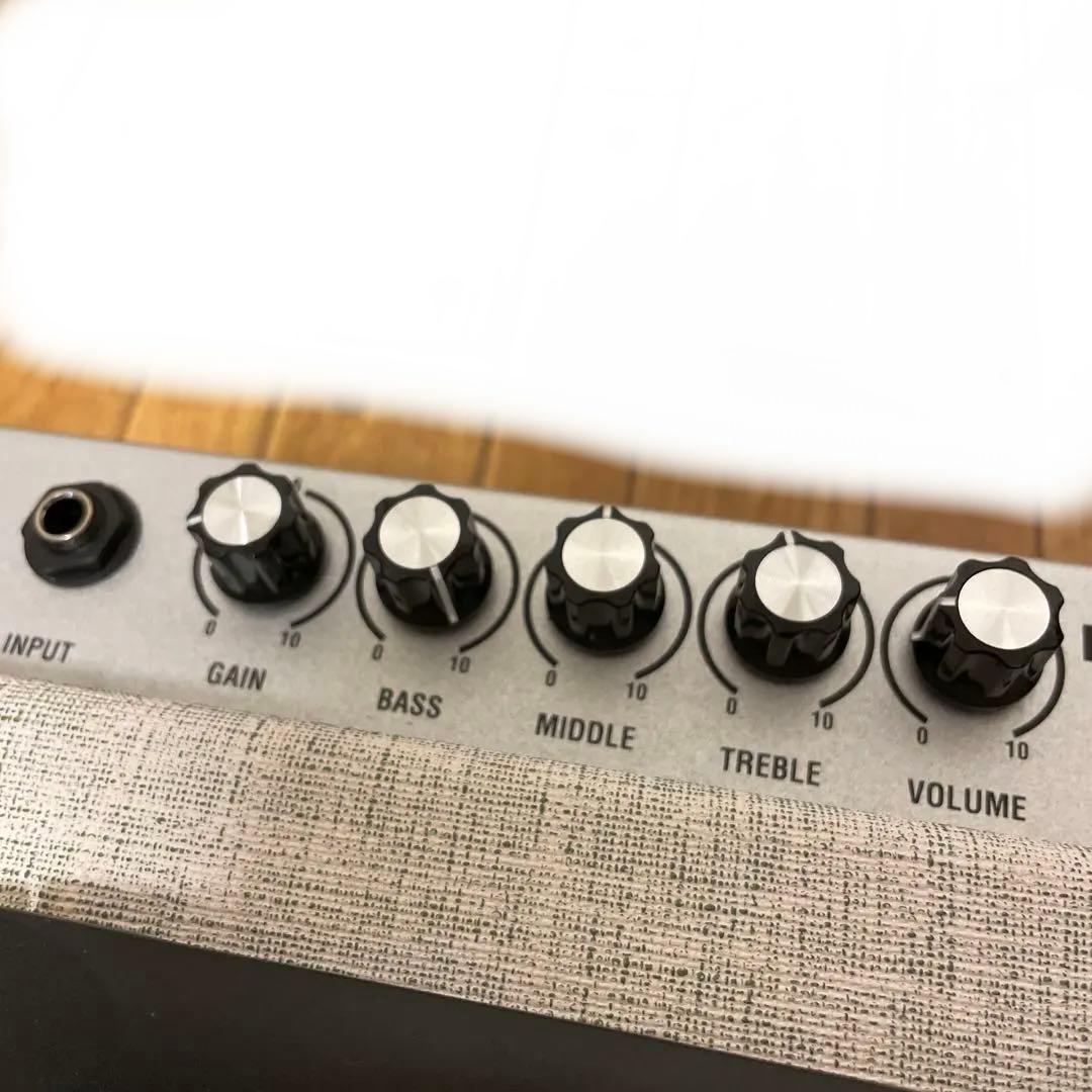 Louis　LBA-10ベースアンプ