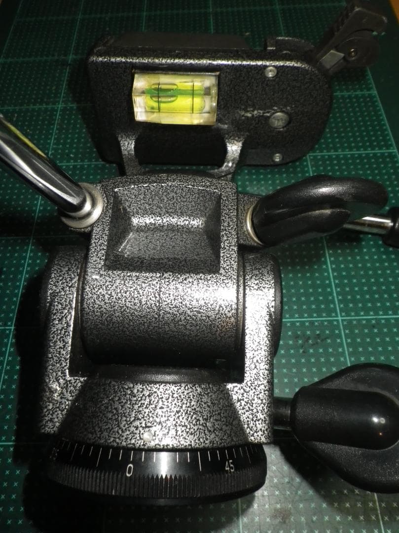 ジッツォ GITZO カメラ三脚用雲台 (型番G1372) 水準器付