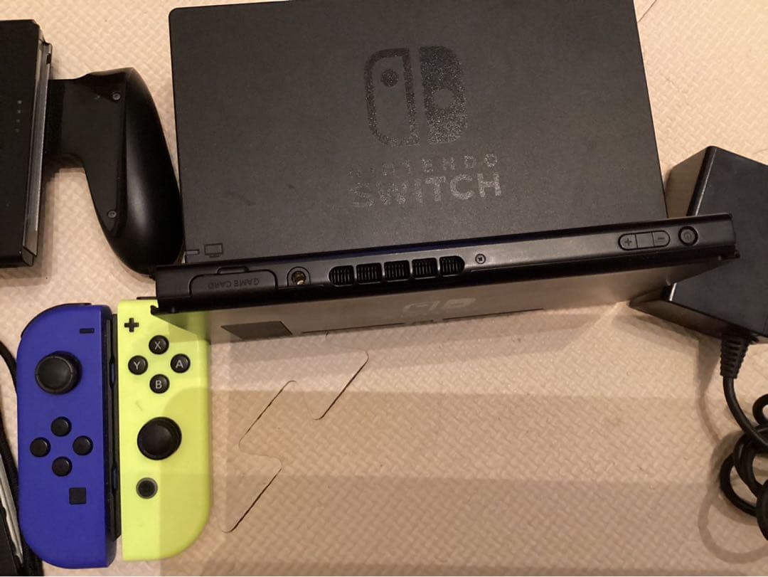 Nintendo Switch 本体 持ち運び用ケース付き
