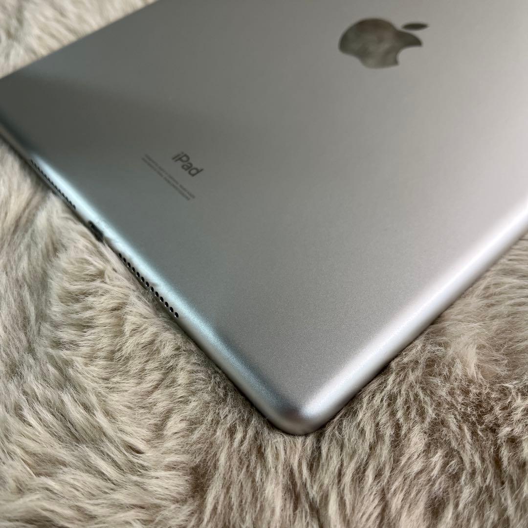 暖*樺様 Apple iPad (第８世代) Wi-Fi + Cellular