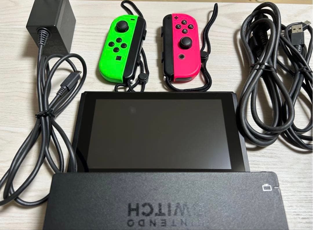 Nintendo Switch 本体 付属品あり　ネオンピンク/ネオングリーン