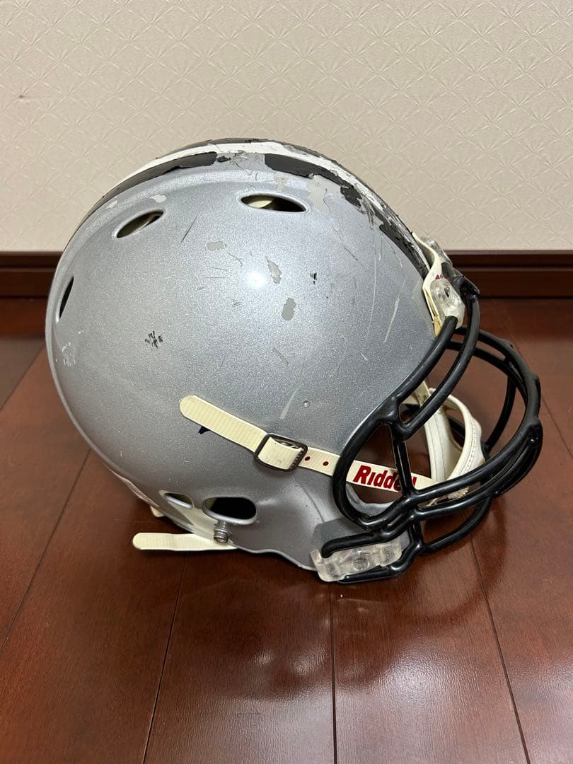 Riddell アメフト　ヘルメット　Mサイズ