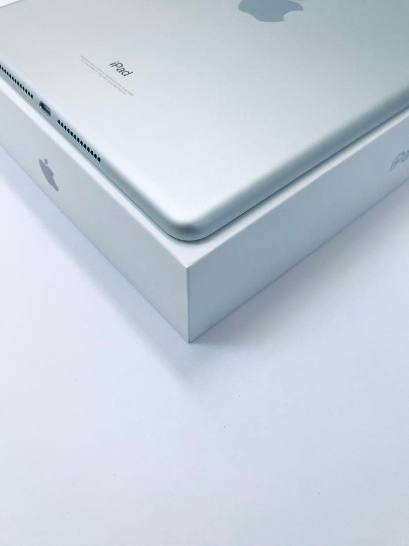 Apple iPad 第8世代 Wi-Fi 32GB 【美品】