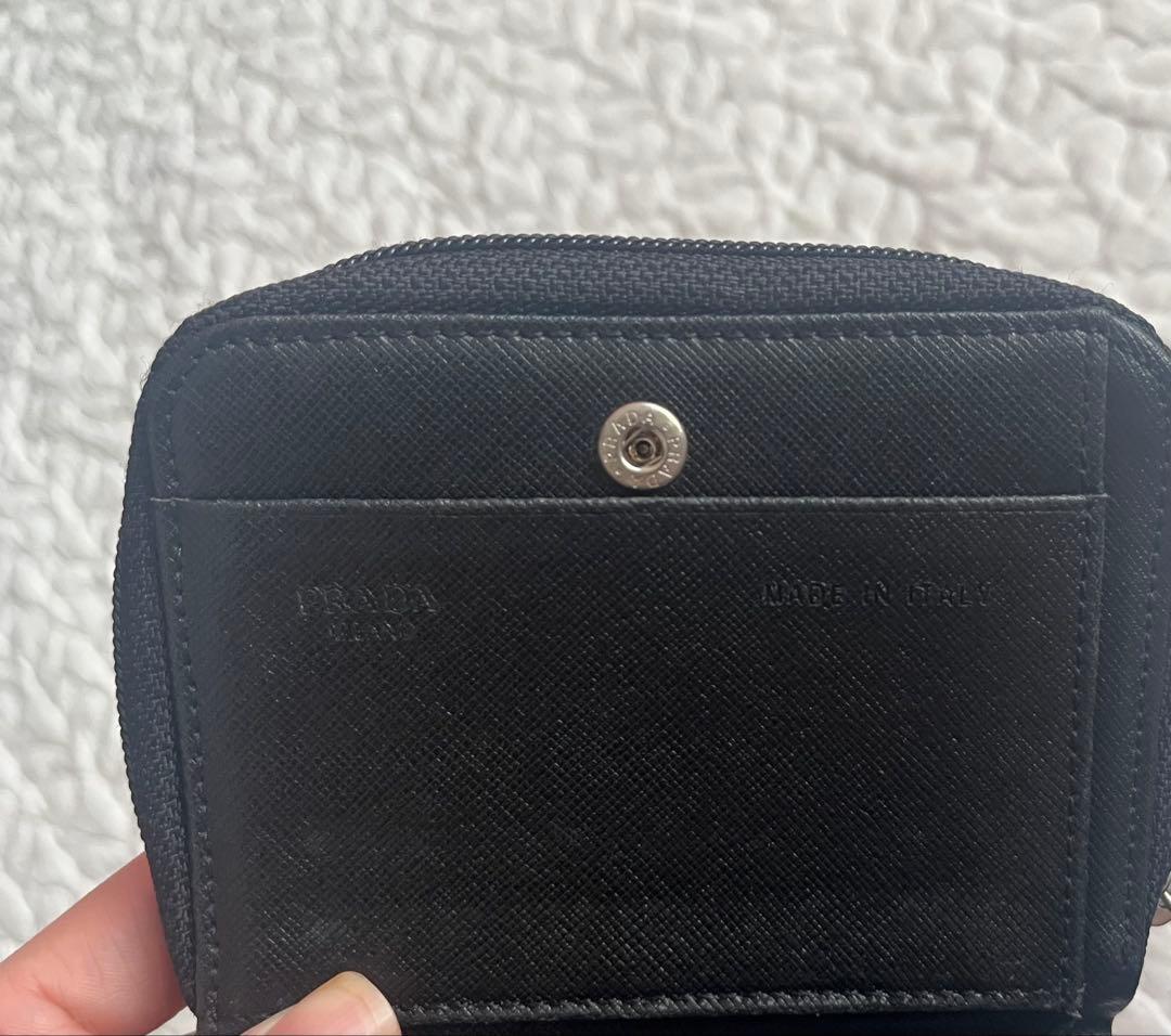 PRADA 二つ折り財布　ナイロン　黒