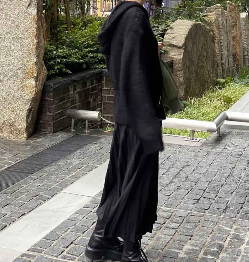 sui　ファシル　黒 プリーツロングスカート