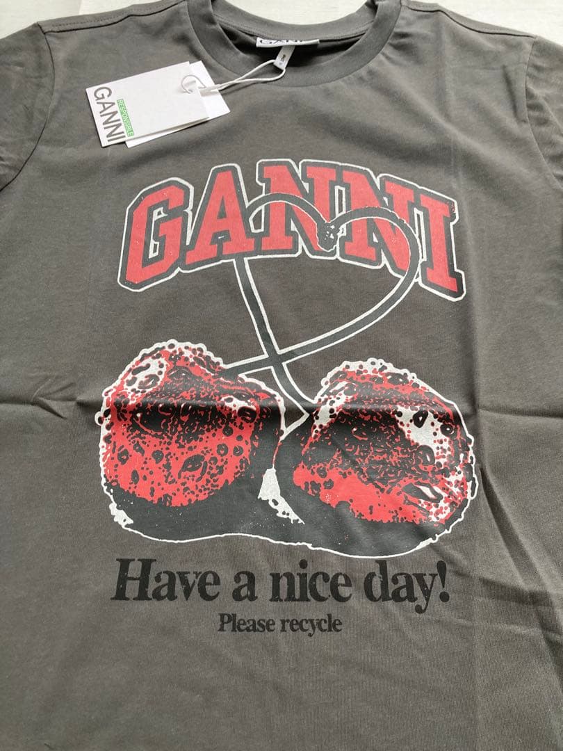 GANNI グレー Tシャツ 半袖