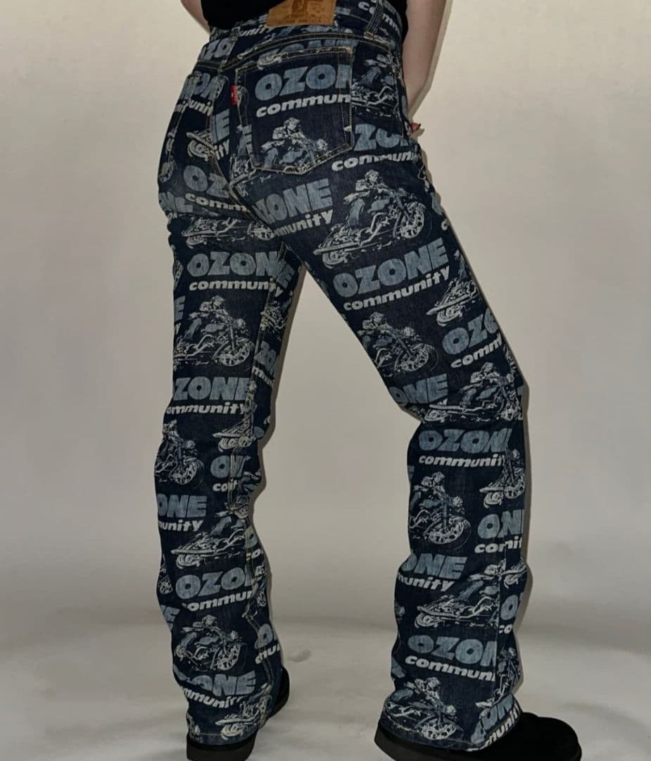美品 希少レア オゾンコミュニティ グラフィックロゴデニムパンツ 総柄