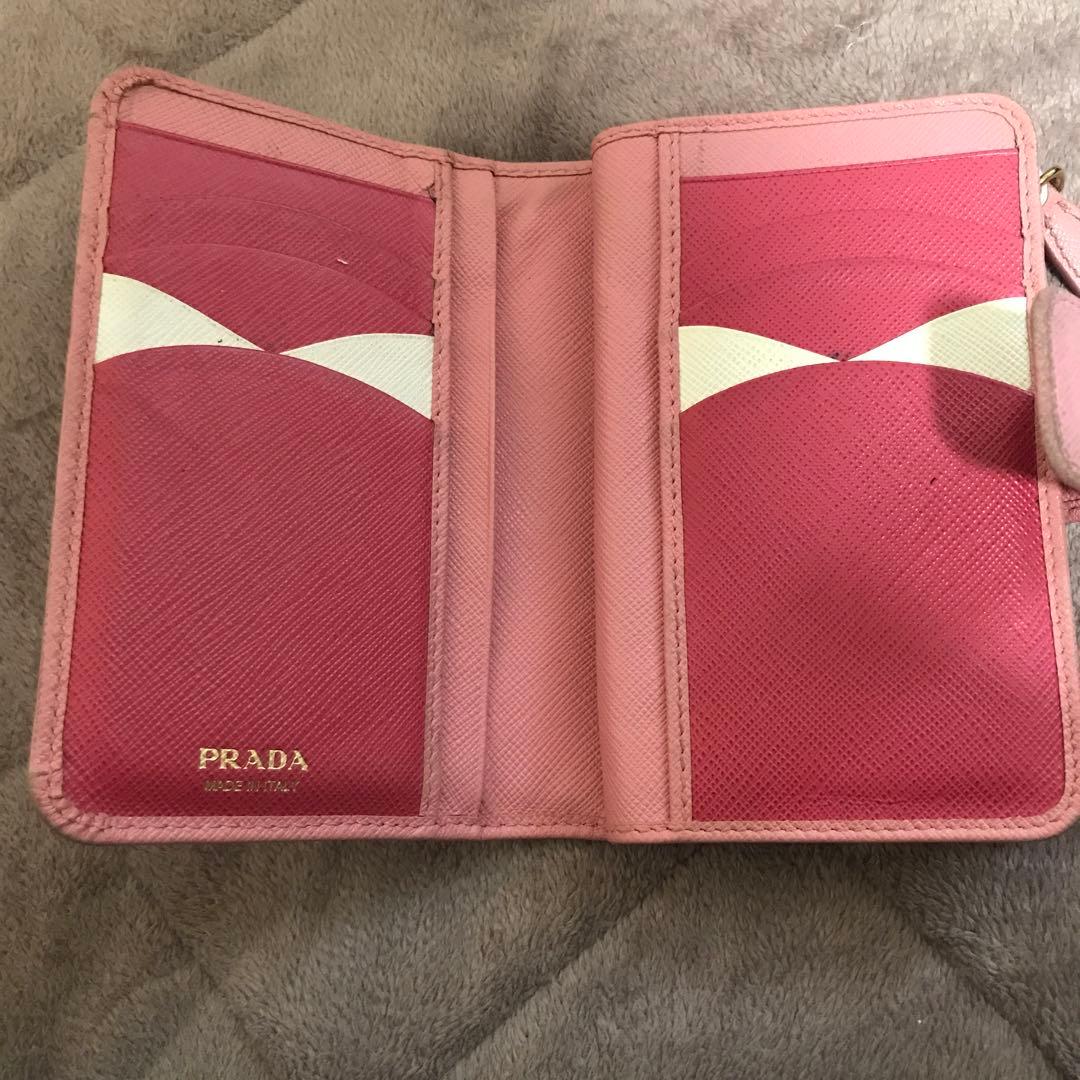 PRADA ピンク 二つ折り財布
