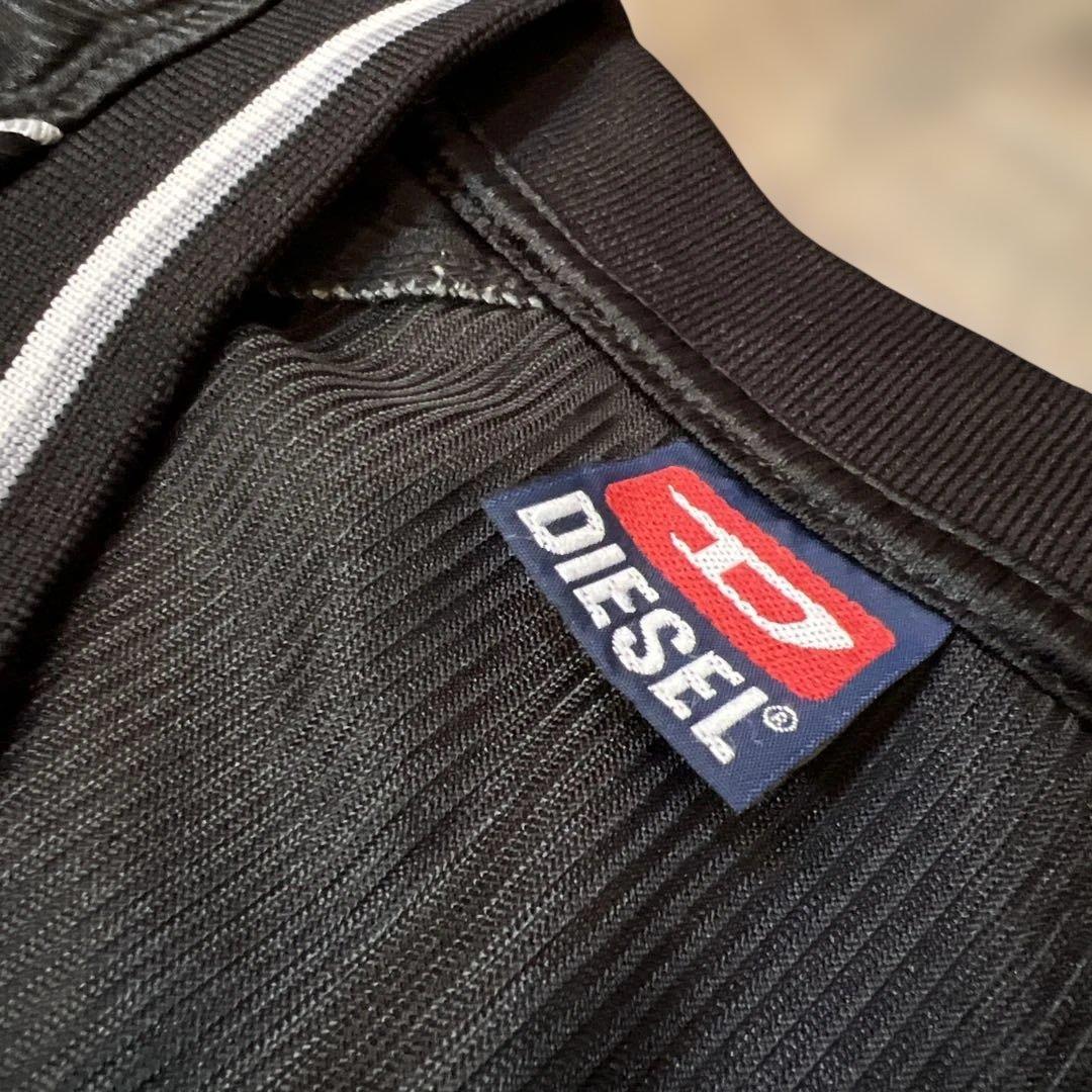 ddd　DIESEL VネックTシャツ