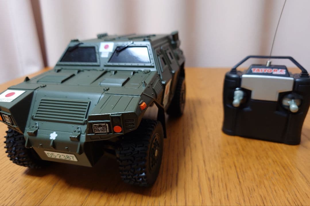 陸上自衛隊　ラジコン　軽装甲機動車