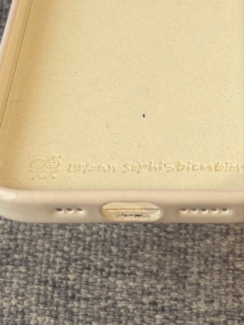Urban sophistication キティiPhone15/14/13