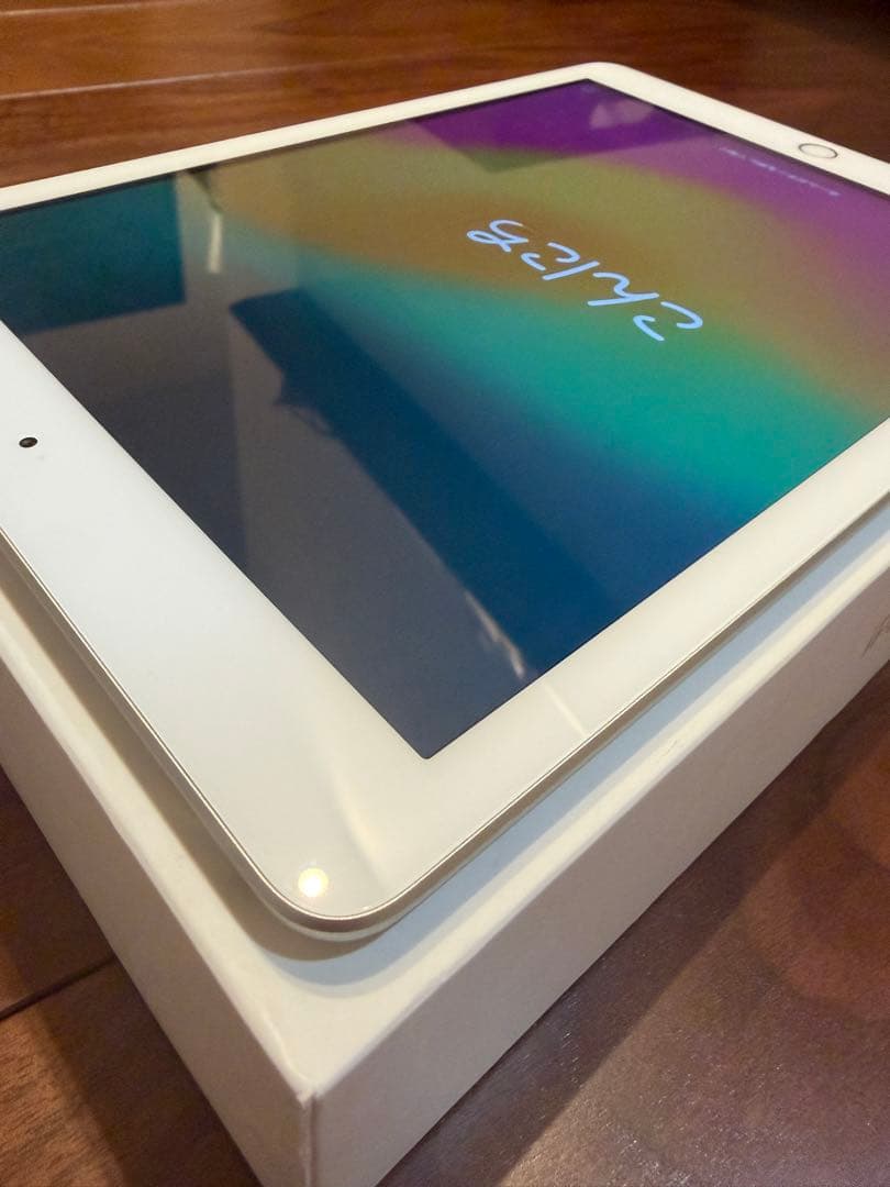 iPad 第6世代 32GB Wi-Fiモデル シルバー