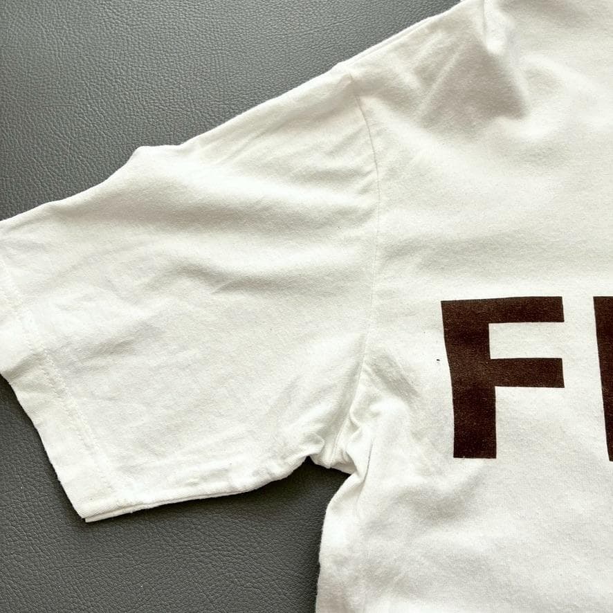 【totomamachan】FENDI　ビッグロゴTシャツ イタリア製